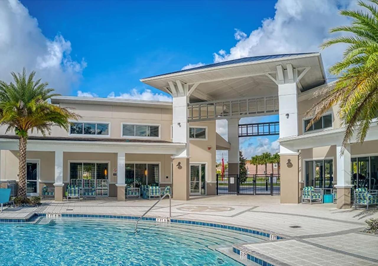 Holiday home 15br Mansion With Pool & Hot Tub-near Kissimmee