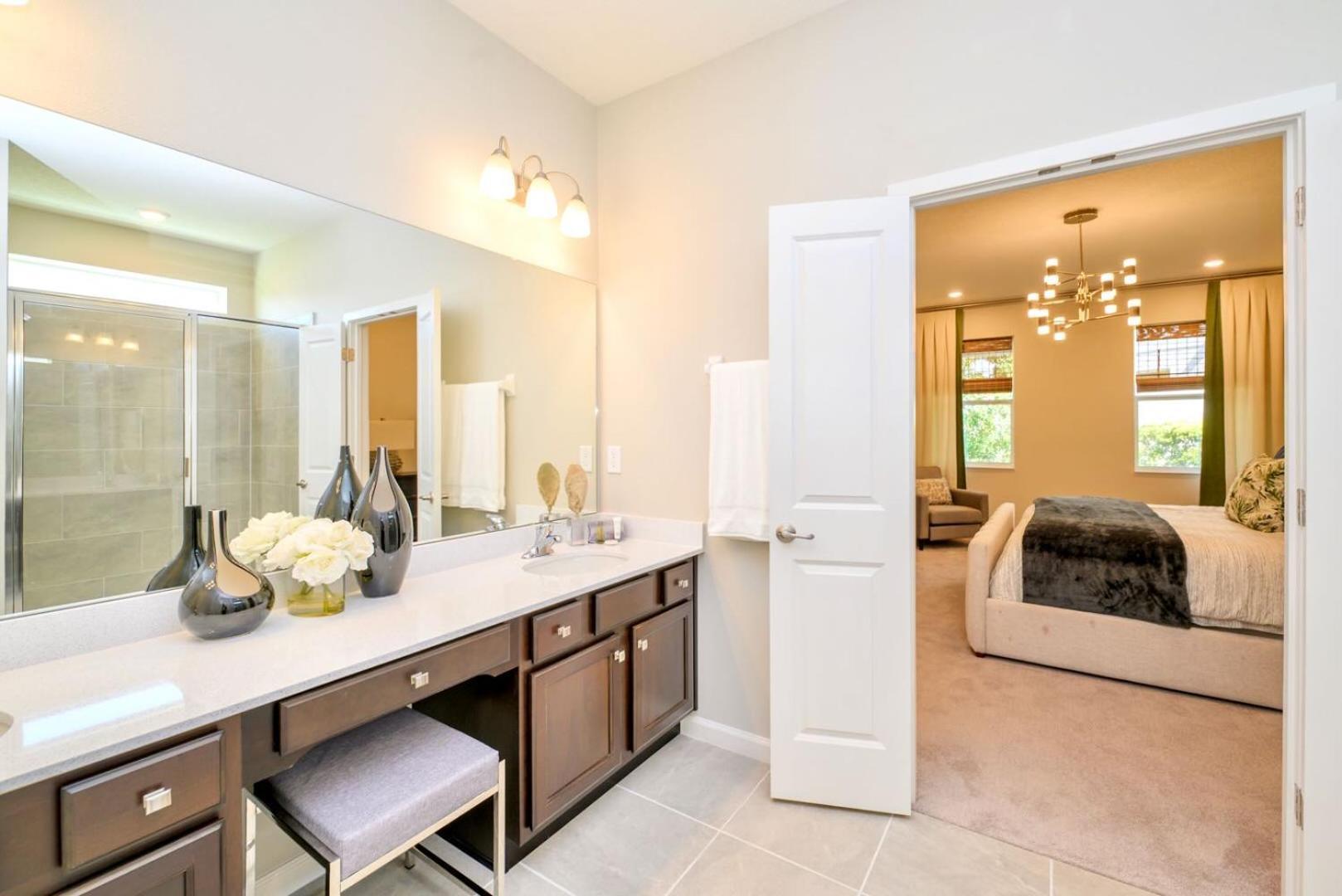 Holiday home 15br Mansion With Pool & Hot Tub-near Kissimmee