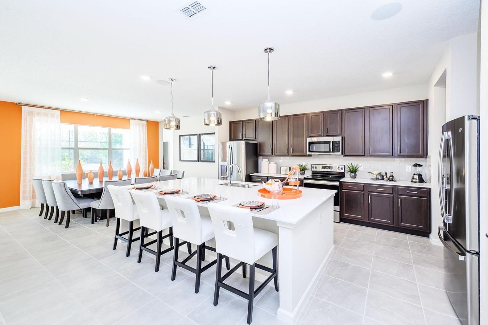 Holiday home 15br Mansion With Pool & Hot Tub-near Kissimmee